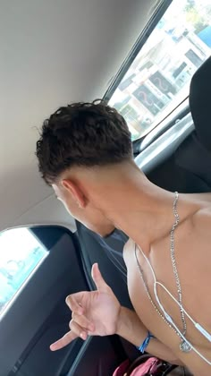 Taper Fade Long Hair, Mens Haircuts Thick Hair, Taper Fade Curly Hair, Low Taper Fade Haircut, Haircut Selfie, Photo Hijab