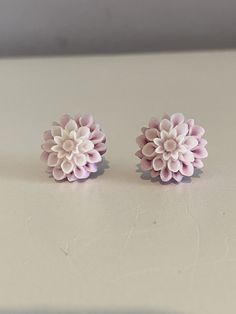 purple flower earrings Earrings Studs, Flower Earrings Studs, Purple Flower, Flower Earrings, Jewelry Earrings Studs, Purple Flowers, Etsy Earrings, Beauty Book, Etsy Accessories