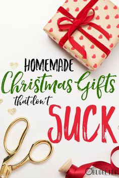 This list of super easy DIY Christmas gifts was a life saver this year! If you need cheap Christmas gifts or DIY Christmas gifts this is the best list. Diy Gifts For Christmas, Cheap Diy Christmas Gifts, Diy Natal, Christmas Budget, Cheap Christmas Diy, Diy Christmas Presents, Easy Diy Christmas Gifts, Cheap Christmas Gifts, Diy Christmas Gifts Cheap