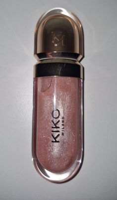 Kiki Lip Gloss, Kiki Milano Lip Gloss, Kiko Lipgloss Shades, Kiko Lip Gloss, Makeup Kiko, Kiko Lipgloss, Gloss Kiko, Mac Lipstick Colors, Lip Gloss Shades