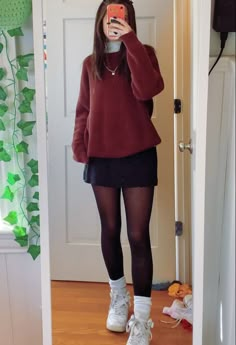 Maroon Sweater, Sheer Tights, Tights Outfit, Swaggy Outfits, Soft Grunge, Outfit Inspo Fall, Looks Style, Mode Inspiration, Looks Vintage