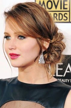 4 Sexy & Smart Ways To Style Your Low Chignon Hairstyle Medium Length Hair Up, Side Updo, Dunner Wordend Haar, Side Bun, Wedding Hairstyles Medium Length, Joe Perry