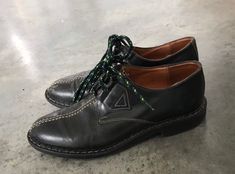 Any use shown Lace Up Oxford Shoes, Beautiful Belts, Shoes Vintage, Luggage Sets, Leather Moto, Vintage Women, Tie Shoes, Vintage Shoes, Vintage Jeans