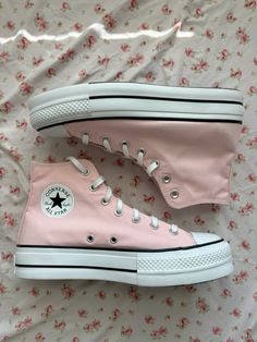 Pale Pink Converse, Pink Converse Aesthetic, Coquette Converse, Converse Shoes Pink, Pink Converse Outfit, Coquette Shoes, Pink Converse Shoes, Light Pink Converse