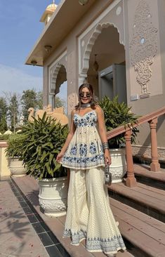 Embroidered Outfit, Diwali Dresses, Trends 2025, Diwali Outfits, Indian Outfits Lehenga, Dress Photography