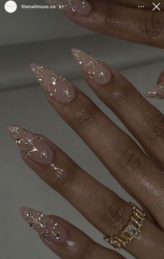 White And Gold Almond Nails, Nail Inspo Rhinestones, Gold Detail Nails, Bejeweled Nails, Amazing Nails, Girly Acrylic Nails