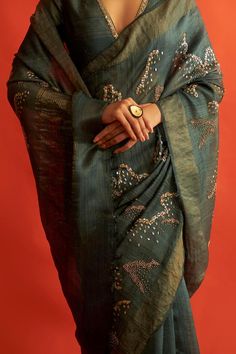 Buy Saksham Neharicka Green Handwoven Tussar Silk Saree Online | Aza Fashions Emerald Green Saree, Emerald Green Fabric, Saree Embroidery Design, Indian Fashion Saree, Indian Dresses Traditional, Silk Saree Blouse, Green Saree, Unique Blouse