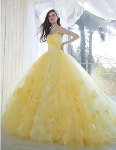 Prom Yellow, Bride Lehenga, Yellow Wedding Dress, Quincenera Dresses, Crazy Dresses, Pretty Quinceanera Dresses, Yellow Dresses, Prom Dresses Yellow, Quinceanera Ideas