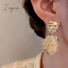 New Trendy Vintage Irregular Golden Earrings for Women Exquisite Silver Needle Studs Elegant Luxury Party Jewelry Gifts Cream Earrings For Party, Beige Drop Earrings For Party, Elegant Irregular Jewelry For Party, Cream Drop Earrings For Parties, Fall Winter Coat, Luxury Party, Golden Earrings, Party Jewelry, Jewelry Bags