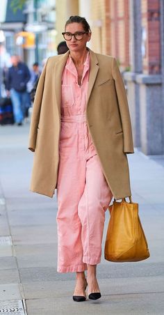 Women's Fashion 2023, Jenna Lyons Style, 2023 Lifestyle, Camel Coat Outfit, Jenna Lyons, Women Fashion Edgy, Boiler Suit