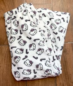 Hello Kitty Core, Hello Kitty Forever 21, Christmas Pjs Matching, Pjs Cute, Pjs Matching, Pink Sanrio, Kitty Clothes, Hello Kitty Clothes