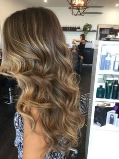 Long Layered Hair Balayage Brunettes, Light Brunette Hair, Summer Blonde Hair, Brown Hair Looks, Brown Hair Inspo, Brunette Hair With Highlights, Brown Hair With Blonde Highlights, Brunette Balayage Hair, Honey Blonde Hair