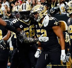 the new orleans saints football team is congratulating each other