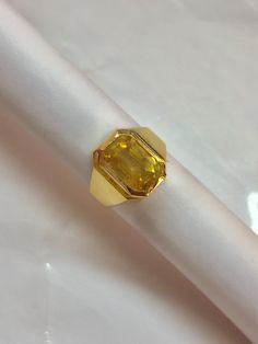 Yellow Sapphire Ring Men, Pukhraj Ring, Gents Gold Ring, Gold Jewellery India, Yellow Sapphire Ring, Couple Ring Design, Exterior Tiles, White Stone Ring