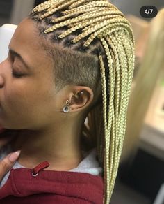 Fulani Braids With Shaved Sides, Braids With Shaved Back, Knotless Braids With Shaved Sides, Braids With Shaved Sides Black Women, Braids Baddie, Braid Mohawk, Box Braids Shaved Sides, Shaved Side