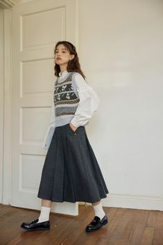 Japanese Winter Fashion, Long Skirt Fashion, Stylish Work Attire, Corporate Outfits, Dress Loafers, Virtual Stylist, Girly Accessories, Aesthetic Look