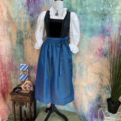 1/2 Sleeves Dress With Zipper Apron German / Eur 38 / Us 8 Great Condition This Is A Traditional High Quality Brand Dirndl Individually Put Together (Mix & Match), It Has Nothing To Do W/ This Kind Of Dirndl You Get Here In The Costume Store Etc. These Dirndl Dresses Are Not Cheap, New Price $350-650 Please Looks At The Measurements At The Pictures, The Sizes Often Vary Depending On The Manufacturer, And Or You Might Expect Accessories Not Included. For The Protection Of Sellers & Buyers, I Take A Lot Of Pictures/ Videos Of The Article. So That It Does Not Come Later To Disagreements. If The Item Is Pre-Owned, Normal Signs Of Use Or Wear Should Be Expected. I Do My Best To Give Accura Dirndl Dress, Costume Store, Dress Blouse, New Price, Size 8 Dress, Mix Match, High Waisted Skirt, Apron, Going Out