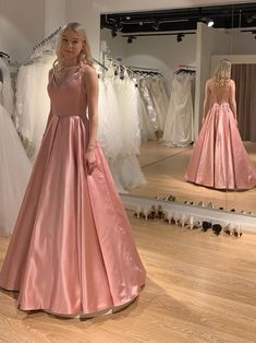 Silueta: una línea
Cintura: Natural
Longitud de la manga: sin mangas
Tela: satén
Color mostrado: rosa
Sujetador integrado: sí Long Pink Prom Dresses, Burgundy Bridesmaid Dresses Lace, Princess Evening Dress, Prom Dresses Long Pink, Princess Prom Dresses, Pink Prom, Long Evening Gowns, Custom Size Dresses, Lace Bridesmaid Dresses