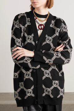 GUCCI Reversible jacquard-knit wool-blend cardigan | NET-A-PORTER Cardigan Gucci, Gucci Cardigan, Gucci Outfits, Cardigan Women, Fashion Attire, Oversized Cardigan, Jacquard Knit, Knitwear Cardigan, Black Wool