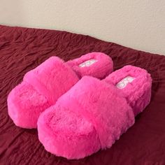 Nwot Sugar Women's Wyrde Fuzzy Platform Hot Pink Slippers Size 9m Hot Pink Slippers, Pink Fluff, Pink Slippers, Slipper Sandals, Hot Pink, Slippers, Women Shoes, Sandals, Pink