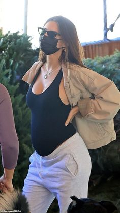 Everyday Maternity Outfits, Belly Outfits, Prego Outfits, Pregnancy Belly Photos, Cute Pregnancy Pictures, Belly Photos, Trendy Maternity Outfits, Preggo Fashion, Pretty Pregnant