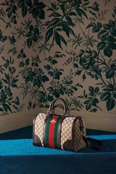 Gucci Clothes, Gucci Vintage Bag, Gucci Vintage, Embroidered Bag, Henri Bendel, Pocket Book, Mode Inspiration