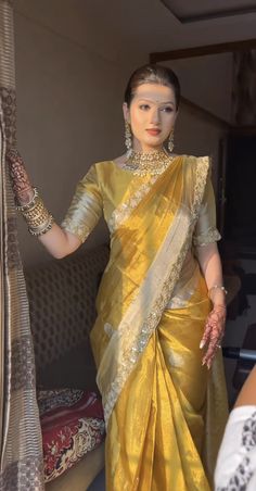 Pearl Saree, Iphone Wallpaper Aesthetic, New Saree Blouse Designs, Fancy Sarees Party Wear, Wallpaper Iphone Wallpaper, Yellow Pearl