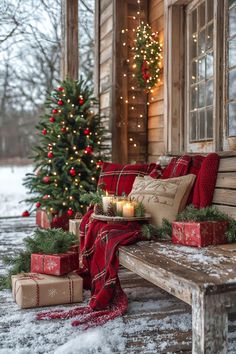 Garland Christmas Ideas, Front Porch Winter Decor Ideas Farmhouse, Buffet Table Decor Christmas, Christmas Kitchen Farmhouse, Front Porch Christmas Pictures Family, Stunning Christmas Decorations, Outdoor Christmas Porch Decorations Ideas, Christmas Porch Photo Shoot, Nutcracker Front Porch