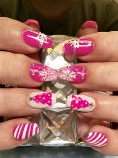 Hot Pink Christmas Nails, Pink Xmas Nails, Pink Christmas Nail, Hot Pink Christmas, Pink Christmas Nails, Pink Nail Art Designs, Pink Xmas, Cute Christmas Nails, Pink Nail Art