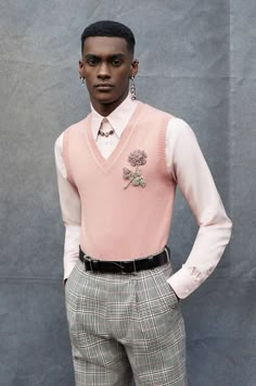 Casual Outfits For Guys, Versace 2020, Romantic Style Outfit, Outfit Feminine, Outfits For Guys, High School Homecoming, Fashion Feminine, Queer Fashion, Mens Outfit Inspiration