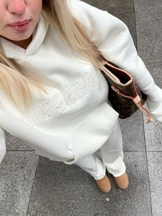 Sisters and seekers, tracksuit, joggers, hoodie, ootd, outfit inspo, uggs, ugg trend, louis vuitton bag, winter fit, everyday outfit, clean girl, white tracksuit, neutral outfit Ugg Trend, Hoodie Ootd, Uggs Ugg, White Tracksuit, Xmas Wishlist, Tracksuit Outfit, College Fits