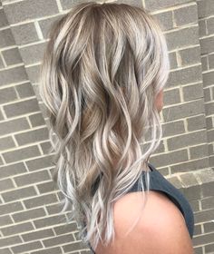 Going From Dark To Blonde, Medium Length Super Layered Hair, Midlength Haircuts For Gray Hair, Trendy Hair Medium Length, Popular Hair Colors For 2023 Blonde, Quick Updos For Fine Hair, Airy Layers Haircut, Haircolor Ideas For 2023 Blonde, 2024 Hair Trends For Women Blonde