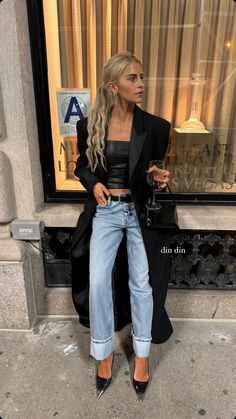 Lace Corset Outfit, Denim Vest Outfit, Caroline Daur, Black Lace Corset, Corset Outfit, Vest Outfits, Going Out Outfits, Outfit Goals, Street Style Outfit