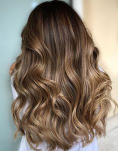 Subtle Shiny Balayage For Medium Brown Hair Simple Updos, Brown Hair With Highlights And Lowlights, Brown And Blonde, Golden Brown Hair, Brown Hair Shades, Brown Ombre Hair, Medium Brown Hair