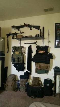 Bail Enforcement Agent Vest, Swat Gear Setup, Tactical Room Ideas, Diy Tactical, Military Gear Tactical, Tac Gear, Tactical Gear Loadout