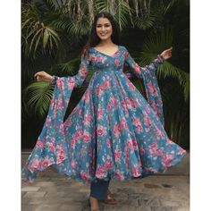 Silk Frock Design, Umbrella Cut Anarkali Dress Patterns, Umbrella Kurti Design, Fashion Indian Outfits, Dress Designs For Stitching, Umbrella Dress, Simple Frock Design, Latest Maxi Dresses, Frock Designs