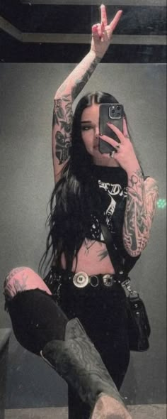 Night Lovell Concert Outfit, Black Metal Concert Outfit, Yallternative Concert Outfit, Skillet Concert Outfit, Western Goth Tattoo, Goth Rodeo Outfit, Western Goth Outfit, Dark Cowgirl Outfits, Alt Country Aesthetic