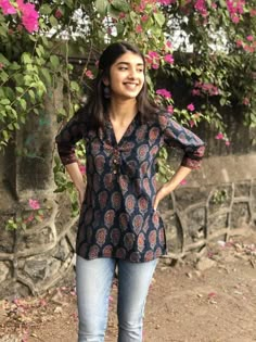 Short Kurtha Tops For Women, Short Kurta Outfits Women, Women Short Kurti Design, Shirt Kurta Designs Women, Cotton Tops Indian, Simple Kurtis For College, Shorts Kurtis For Jeans, Cute Kurti Designs, Short Kurtas Women