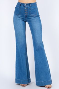 High Waisted Bell Bottoms, Bell Bottom Jeans Outfit, Shirt Tucked In, Bottom Jeans, Outfit Jeans, Bell Bottom Pants, Bell Bottom, Short En Jean, New Wardrobe