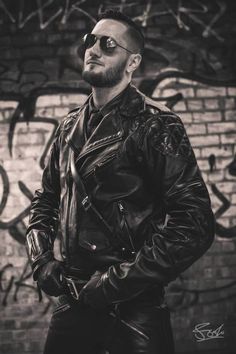 Cowboy Outfits, Motorcycle Leather, Beard No Mustache, Fall 2022, Leather Motorcycle Jacket, Leather Gloves, Black Outfit