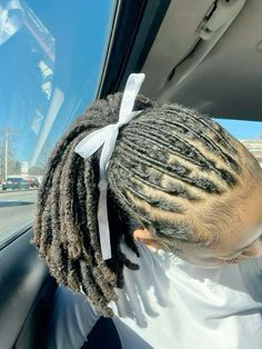 Hairstyles Locs Long, Braids Curly Ends Short, Layered Haircuts Side Part, Layered Edgy Haircuts, Haircuts Side Part, Knotless Braids Curly Ends, Braids Curly Ends, Short Braid Hairstyles, Locs Long