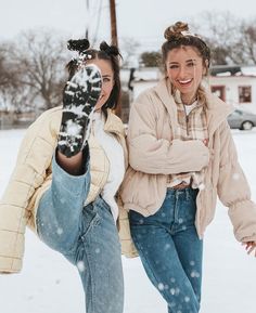 Brooklyn And Bailey Instagram, Brooklyn Mcknight, Bailey Mcknight, Sibling Pictures, Snow Photoshoot, Brooklyn And Bailey, Cute Sister, Friendship Photoshoot