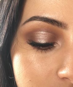 Halo Eyeshadow, Braut Make-up, Black Eyes, Glowy Makeup, Kiss Makeup, Makeup Goals, Face Hair, Pretty Makeup