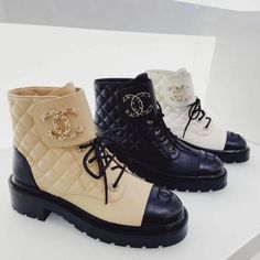 Size: 36 to 41 Include : Fast Shipping 5 to 7 days delivery Free delivery worldwide at your doorstep Complete box packaging WhatsApp for order or info Brand new Chanel Leather Lace Up Boots for women: This designer boot is an ideal birthday, anniversary, wedding, thanksgiving, or Christmas gift to your girlfriend, wife, or mother. FOR COSTUME ORDERS AND MORE DETAILS PLEASE CONTACT US ON WHATSAPP. Chanel Boots, Leather Lace Up Boots, Celine Bag, Boots For Women, Designer Boots, Replica Handbags, Hermes Bag, Leather Lace, Images Gif