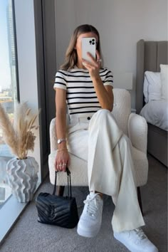 Outfit Chic, Business Casual Outfits For Work, Men Streetwear, Smart Trousers, Streetwear Summer, Outfits 2023, Smart Casual Outfit, Stylish Work Outfits