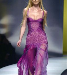 Runway Versace, Versace Dress, Purple Outfits, Sequin Prom Dresses, Pretty Prom Dresses