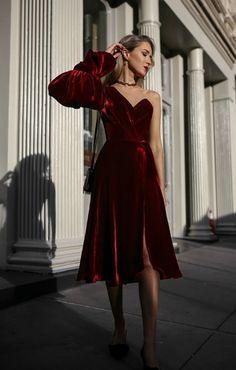 Because what's better than draping your entire body in luxurious red velvet?! 💃🏼 •  30 Dresses in 30 Days is live now on memorandum.com! //  Red velvet asymmetrical dress, gold choker, black suede and velvet bow pumps, a black cross body bag and a dark red lips {Johanna Ortiz, Miu Miu, YSL, what to wear to the theater, what to wear to the ballet, what to wear to the opera, occasion dressing, winter style, fall fashion, classic style, fashion blogger} #shopthelook #ShopStyle #ootd Mary Orton, Long Sleeve Homecoming Dresses, The Theater, Bow Pumps, Johanna Ortiz, Vestidos Vintage, Gold Choker, 인물 사진, Dress 100