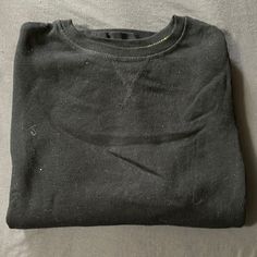 Never Worn Black Casual Crew Neck Sweatshirt, Black Basic Sweatshirt For Fall, Black Crew Neck Top For Loungewear, Black Sporty Sweater For Everyday, Black Casual Crew Sweatshirt, Casual Black Crew Neck Sweatshirt, Casual Black Crew Neck Sweater, Black Everyday Winter Top, Black Winter Tops For Everyday Wear