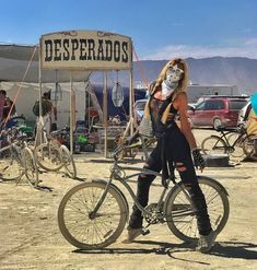 Burning Man 2017: Stunning Photos From The World’s Biggest And Craziest Festival Desert Goggles, Neon Rave