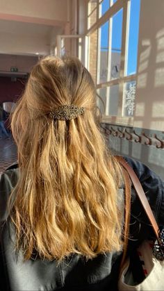 Half Up Half Down Hair With Clip, Claw Clip Long Hair, Hair Styles For Long Hair, Styles For Long Hair, Hair 2024, Hair Stylies, Good Hair Day, Hairstyles For School